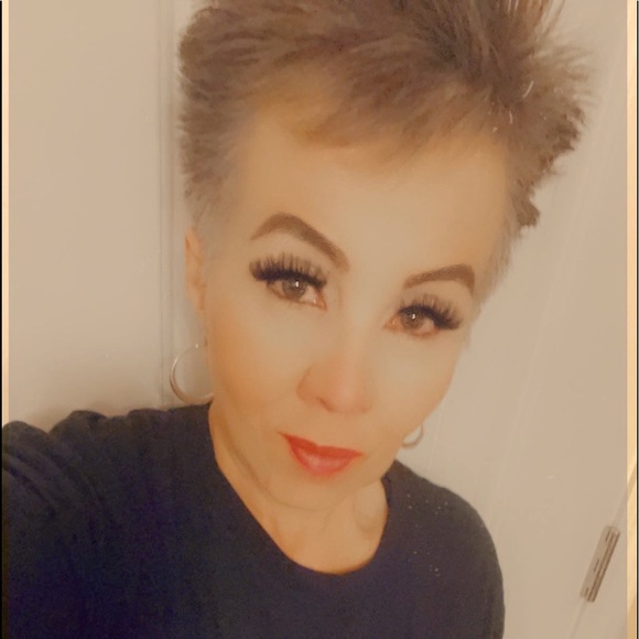 Meet your Posher, Susan - Picture 2 of 2